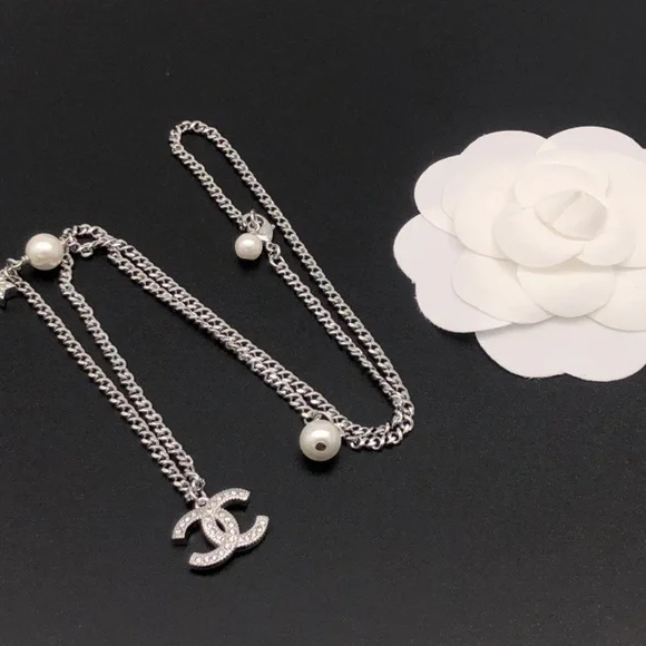 CHANEL Silver Necklace with Pearl and Star Charm - Picture 5 of 8